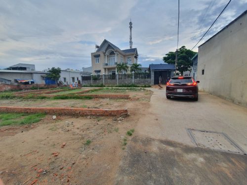 Bán gấp lô đất hẻm 1286 Nguyễn Duy Trinh DT 51m2 ngang 4.9m,khu hiện hữu, h. tây nam, giá 2.39 tỷ