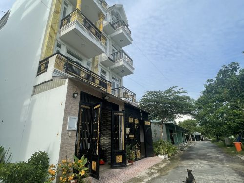 Nhà đẹp 1 trệt 3 lầu gồm 5 phòng 5 wc KDC Nam Khang Residece, hoàn công, vị trí đẹp, giá 5.6 tỷ